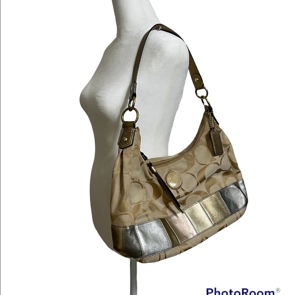 Beautiful Y2K vintage Coach bag